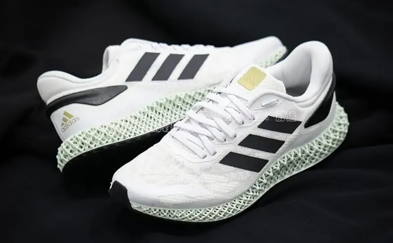 意昂3官网入口猫眼**2024 年中年男性必备的时尚爆款：舒适
与风格兼具的鞋子指南**