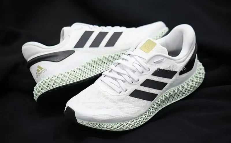 意昂体育3娱乐用176五八27从巴美列捷福**2024新款男士夏款学生鞋：时尚、舒适、
必备之选**