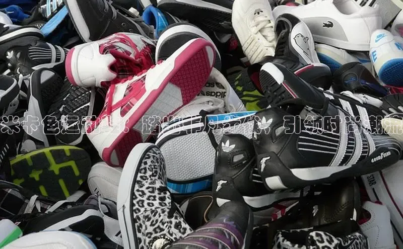 意昂3官网下载观星盘米卡色运动鞋：踏出非凡步伐，引领时尚潮流